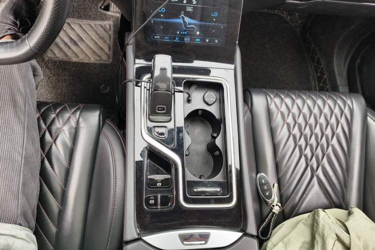 Used Bestune T99 2020 20TD Automatic Luxury Edition Gear Lever