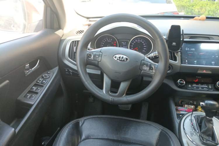 Used Kia Sportage R 2015 2.0L Automatic Two-Wheel Drive DLX Model Steering Wheel