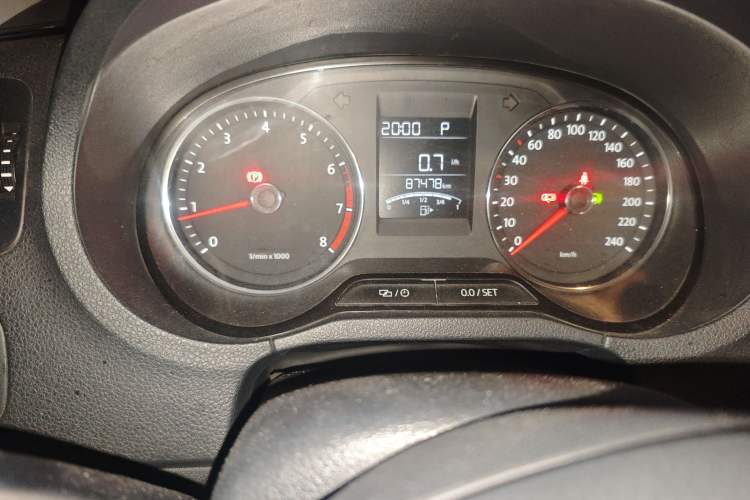 Used Volkswagen Polo 2014 1.6L Automatic Comfort Edition
