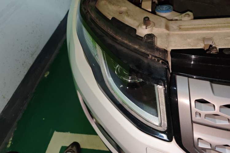 Used Land Rover Range Evoque 2016 2.0T PURE Style Edition Right Front Headlight