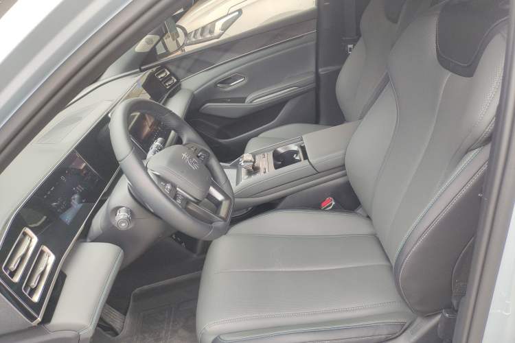 Used BYD Qin L 2025 DM-i Smart Drive 120KM Superior Model