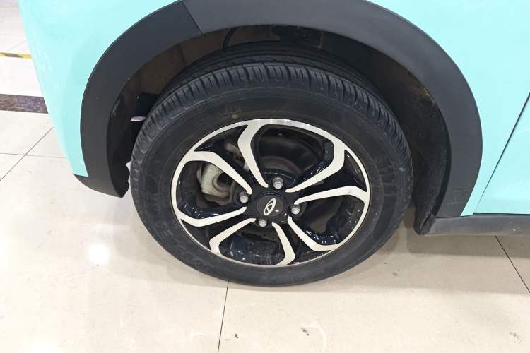 Used Chery QQ Little Ant 2021 150 000 Yuan "Ant Fan" Edition New Ant Cool Version Lithium-Ion Battery Left Front Wheel Hub