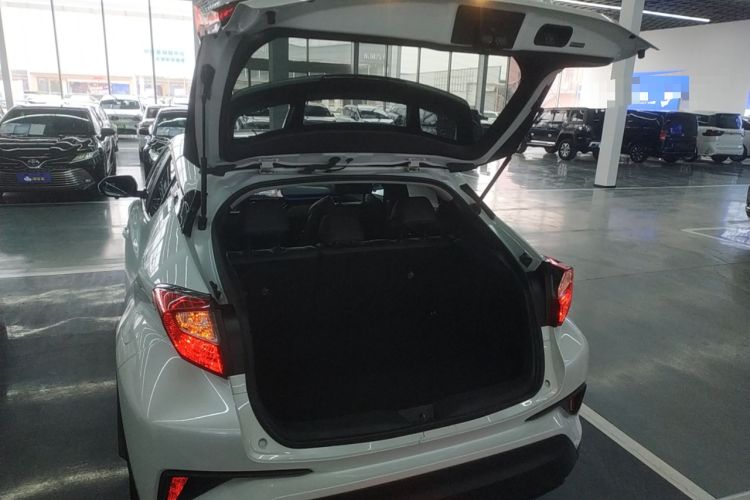 Used Toyota C-HR 2023 2.0L Leading Edition
