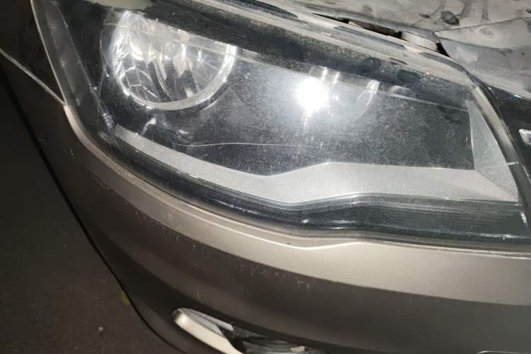 Used Volkswagen Bora 2014 1.6L Automatic Comfort Model Right Front Headlight