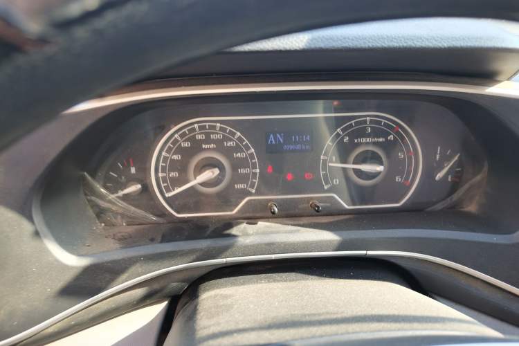 Used SAIC MAXUS Xintu V80 2020 2.0T AMT PLUS City Edition Short Wheelbase Ultra-Low Roof 5/6-Seater
