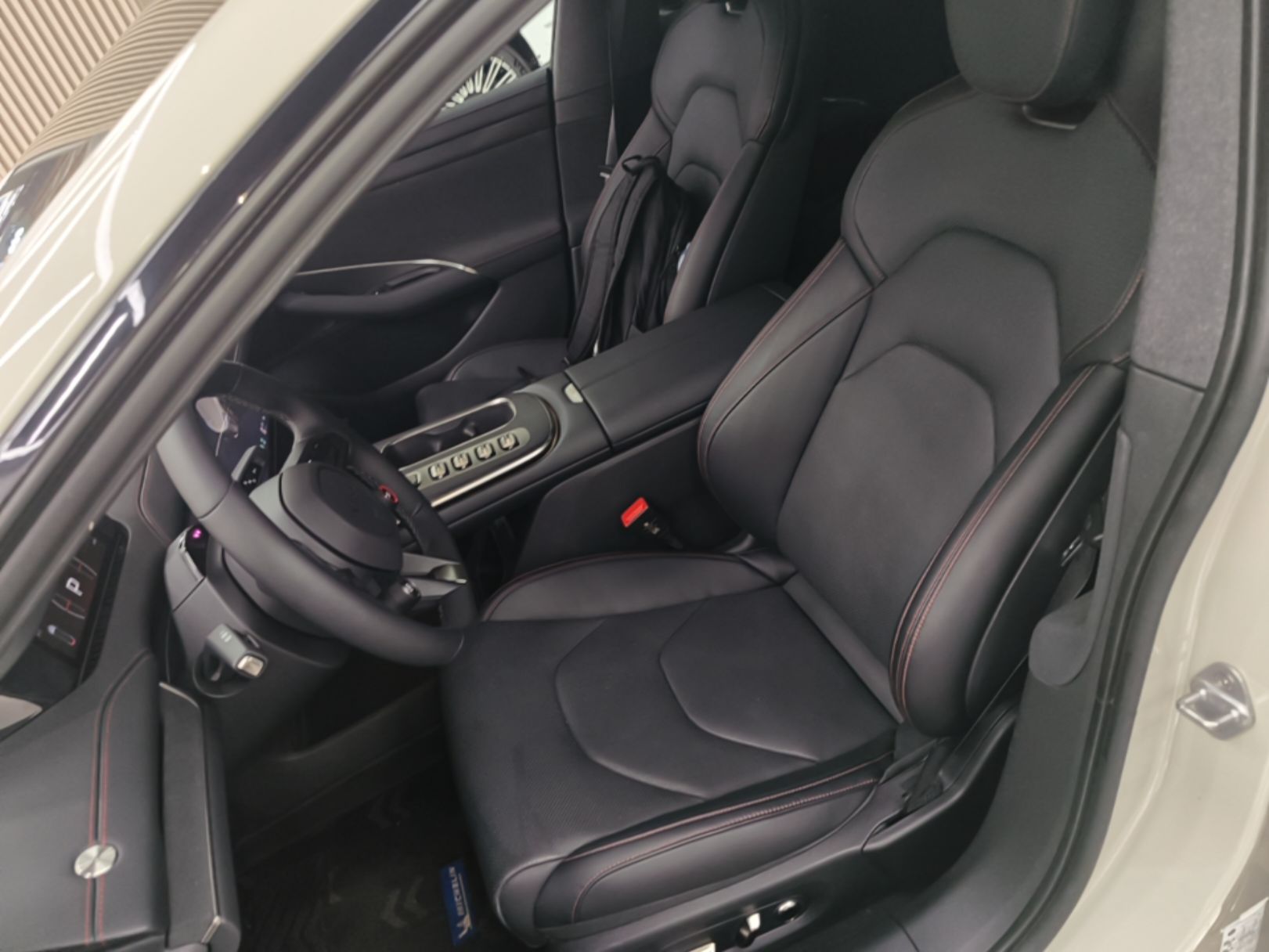 Xiaomi Auto SU7 2024 Rear-Drive Ultra-Long Range Advanced Pro-Level Intelligent Driving Version — снимка 19