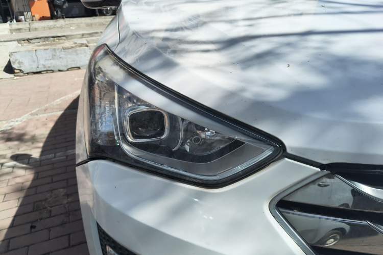 Used Hyundai Santa Fe 2015 2.0T Automatic All-Wheel Drive Smart Version 5 Seats