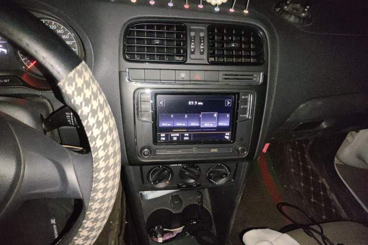 Used Volkswagen Polo 2016 1.4L Manual Fashion Model