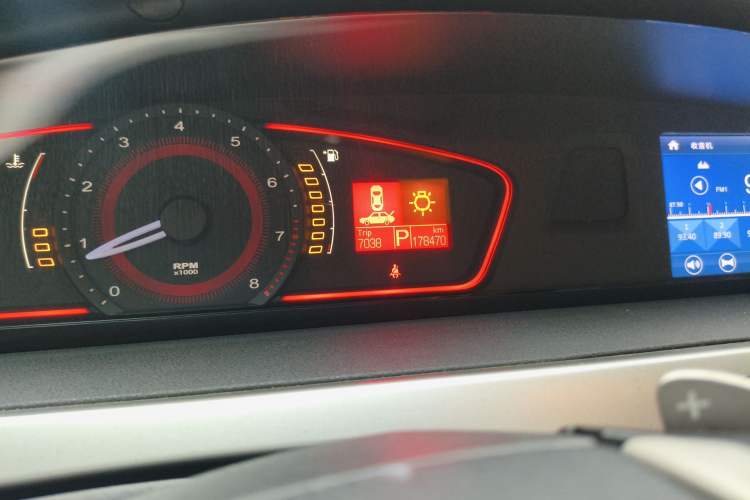 Used Roewe 550 2012 550D 1.8T Automatic Prestige Edition Odometer Close Up