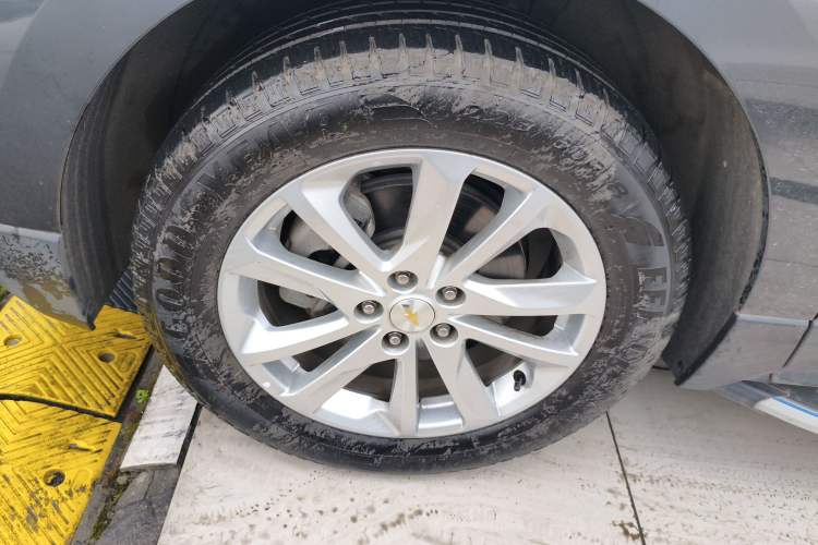 Used Chevrolet Equinox 2017 550T Automatic All-Wheel-Drive Top-Tier Version Left Front Wheel Hub
