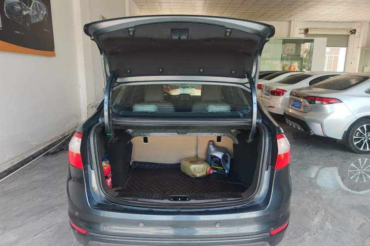 Used Ford Fiesta 2013 Sedan 1.5L Automatic Fashion Edition
