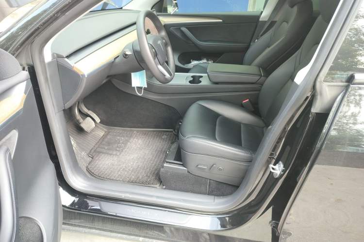 Used Tesla Model Y 2022 Rear-Wheel-Drive Version
