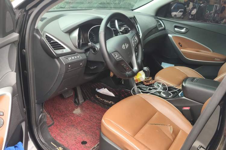 Used Hyundai Santa Fe 2017 2.0T Automatic All-Wheel Drive Smart 7-Seater