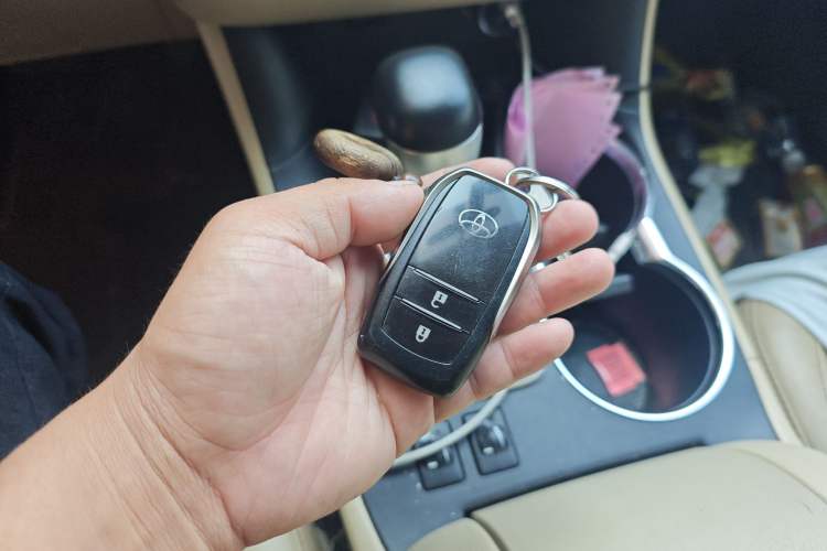 Used Toyota Highlander 2015 2.0T Four-Wheel Drive Luxury Edition 7-Seater Vehicle Key