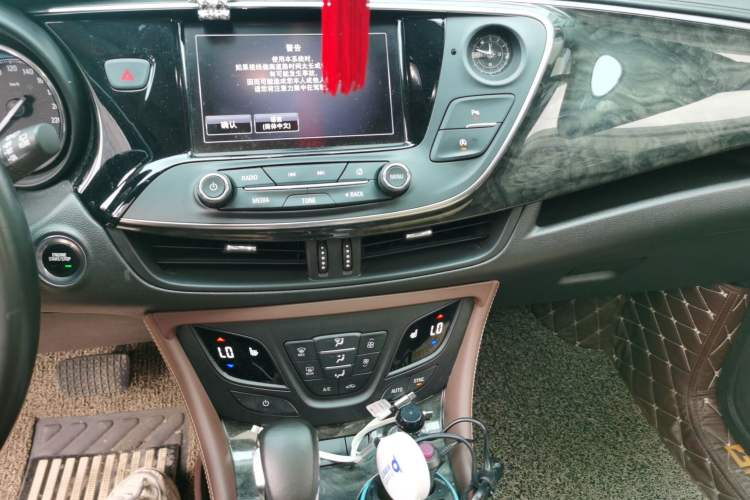 Used Buick Envision 2015 20T Two-Wheel-Drive Elite Model Audio And AC Panel