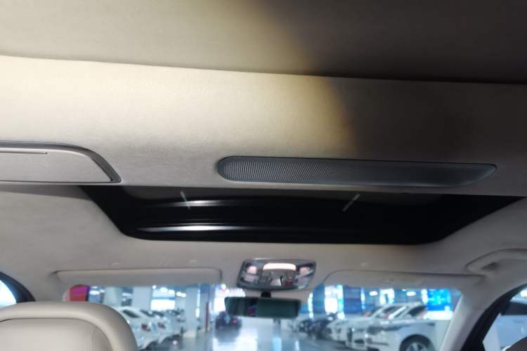 Used Genesis G90 2023 Flagship Edition Headliner