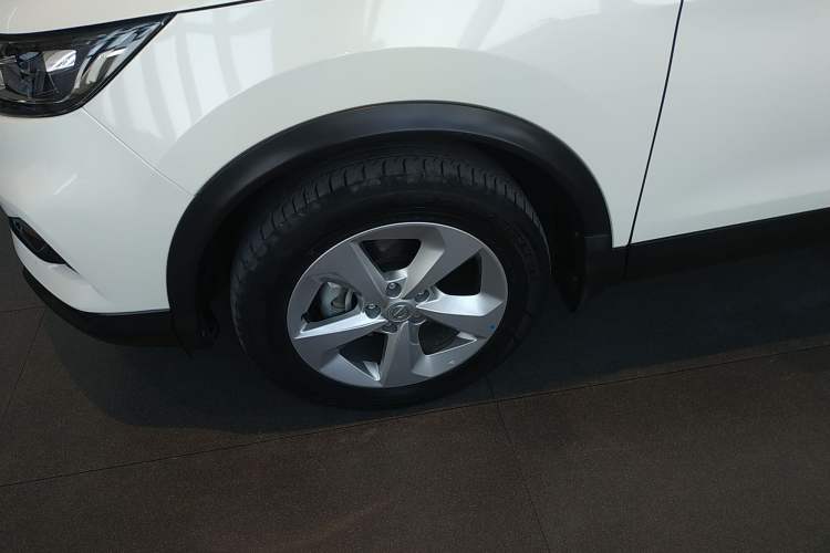 Used Nissan Qashqai 2022 2.0L CVT XV Smart Enjoyment Version Left Front Wheel Hub