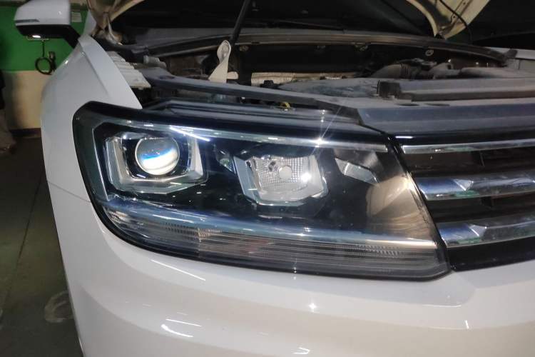 Used Volkswagen Tiguan L 2020 330TSI Automatic Two-Wheel Drive Smart Luxury Edition China VI Standard
