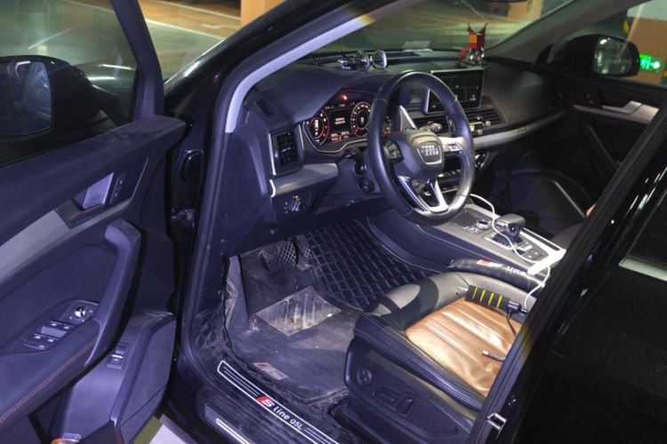 Used Audi Q5L 2020 Updated 40 TFSI Prestige Fashion Edition Driver Seat