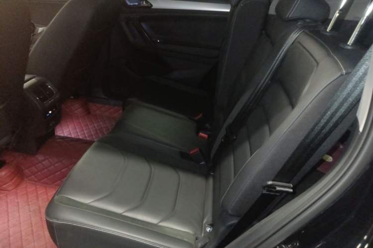 Used Volkswagen Tiguan L 2018 Facelift 330TSI Automatic Two-Wheel Drive Luxury Edition Left Rear Seat