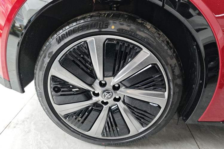 Used Toyota bZ5 2025 Model 550 PRO Right Rear Wheel Hub