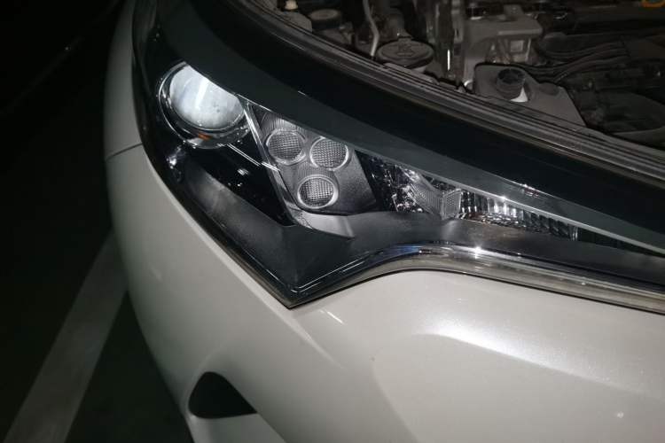 Used Toyota IZOA 2018 2.0L Yichi Version China VI Standard