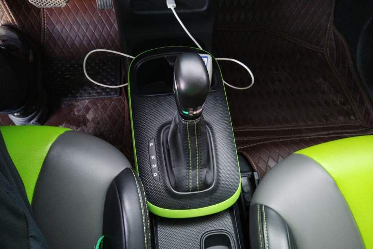 Used Roewe Clever 2021 302 km New Four-Seater Super-Efficient Version
