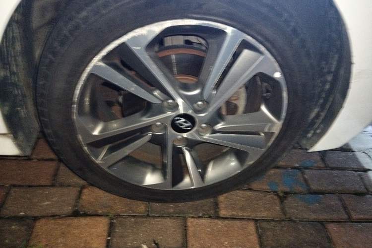 Used Hyundai Elantra (6th Generation / Lingdong) 2016 1.6L Automatic ZhiXuan – Elite Version Right Front Wheel Hub