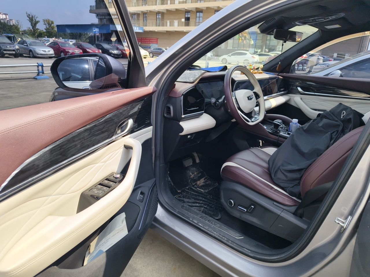 Geely Auto Monjaro L 2021 2.0TD DCT EVO Two-Wheel Drive Premium Model — снимка 16