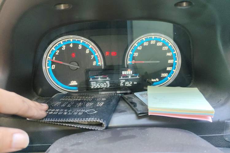 Used Baojun 730 2014 1.5L manual standard trim 7 seats