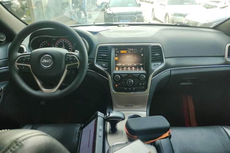 Used Jeep Grand Cherokee (Import) 2015 3.0L Elite Navigation Edition