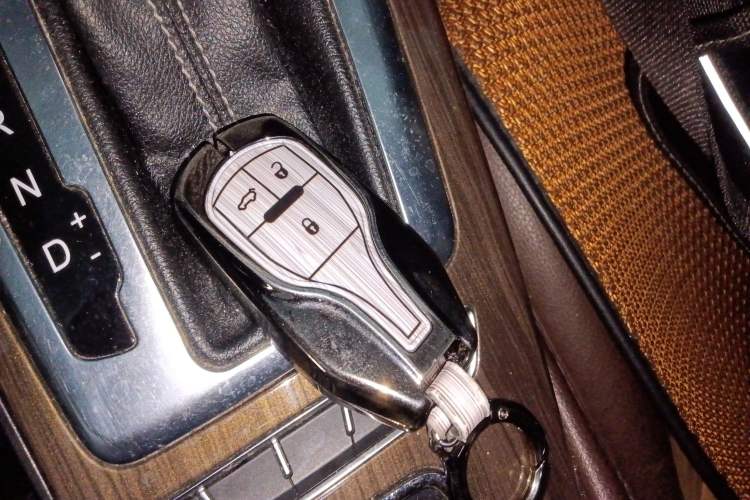 Used Hanteng X5 2019 MAX 1.5T CVT Luxury 7-Seater Vehicle Key