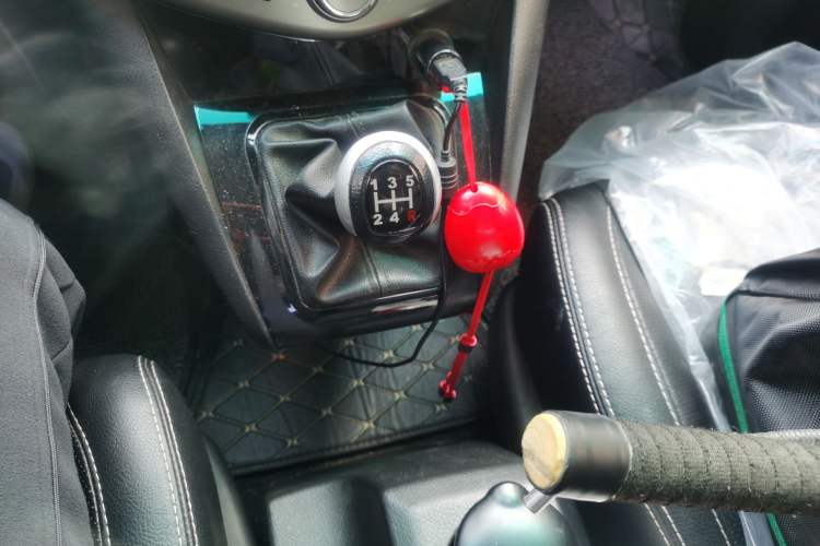 Used BYD S6 2013 Jingyue Edition 2.0L Manual Luxury Model 5 Seats