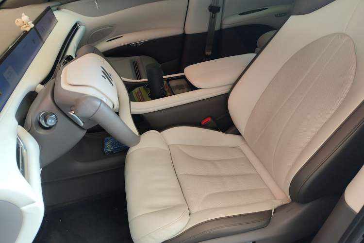 Used IM LS7 2023 90 kWh Elite Rear-Drive Version
