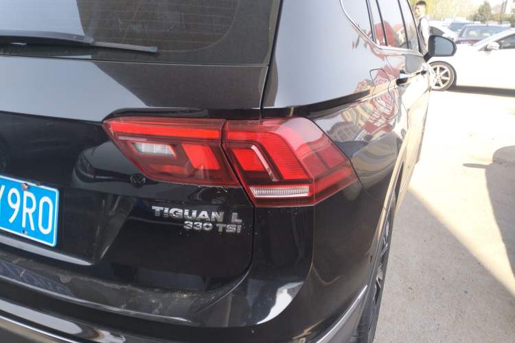 Used Volkswagen Tiguan L 2019 Revised 330TSI Automatic Two-Wheel Drive Smart & Luxury Edition China VI Standard Right Rear Taillight