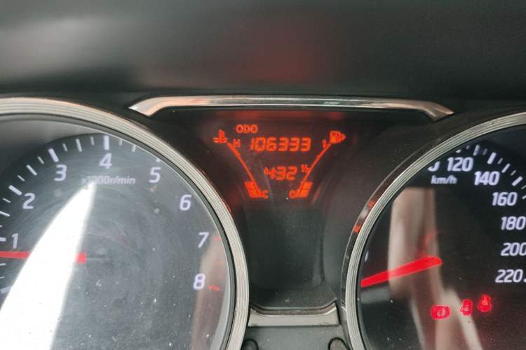 Used Nissan Livina 2013 Jingrui 1.6XL Manual Comfort Edition Odometer Close Up