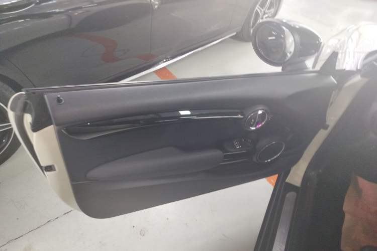 Used MINI MINI 2019 1.5T COOPER Artist