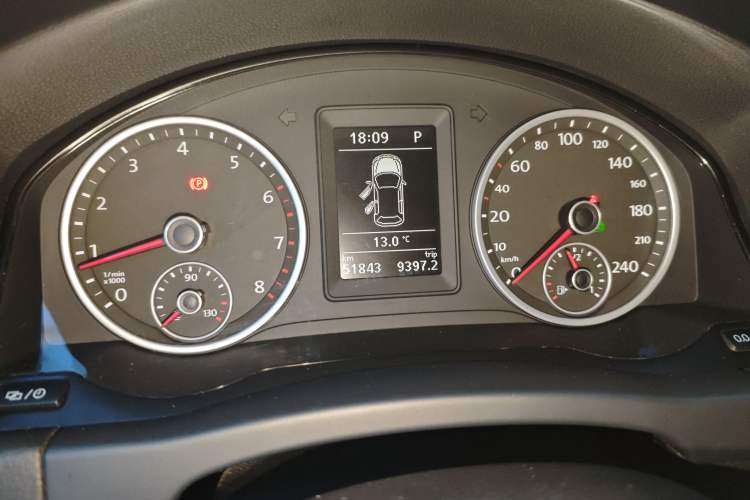 Used Volkswagen Tiguan 2016 280TSI Automatic Two-Wheel-Drive Silk Road Style Edition Instrument Cluster