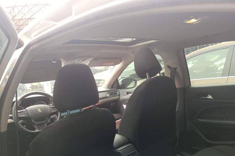 Used Peugeot 408 2015 1.2T Automatic Luxury Edition Headliner