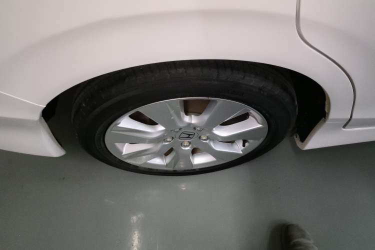 Used Honda Jade 2014 1.8L Automatic Comfort Elite Version 5 Seats Exterior 8