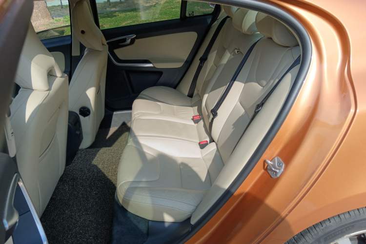 Used Volvo S60 2014 S60L 2.0T Zhiyuan Edition