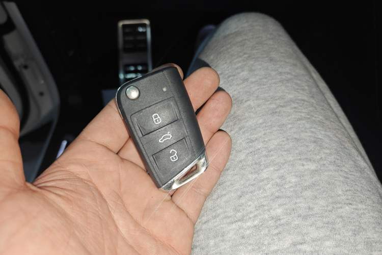 Used Volkswagen Tiguan L 2023 Restyled 330TSI Automatic Two-Wheel Drive R-Line Enhanced Comfort Version