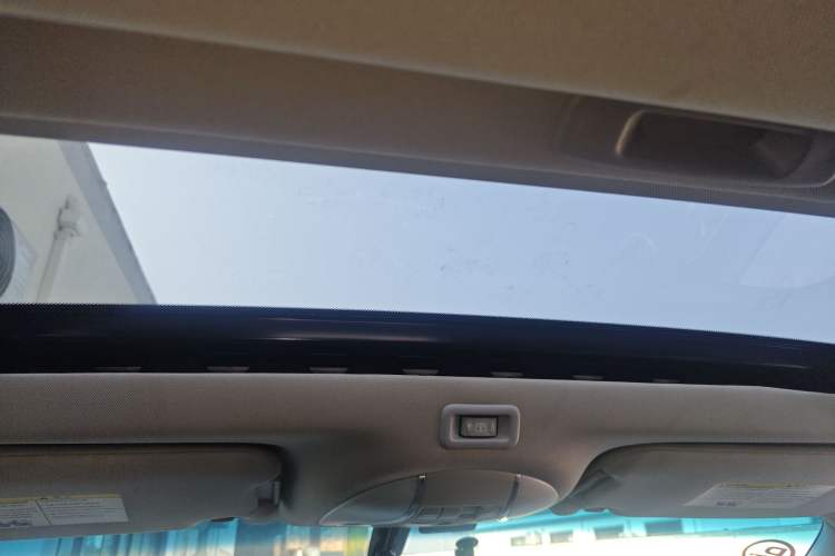 Used Infiniti QX60 2014 2.5 S/C Hybrid Two-Wheel Drive Excellence Edition Headliner