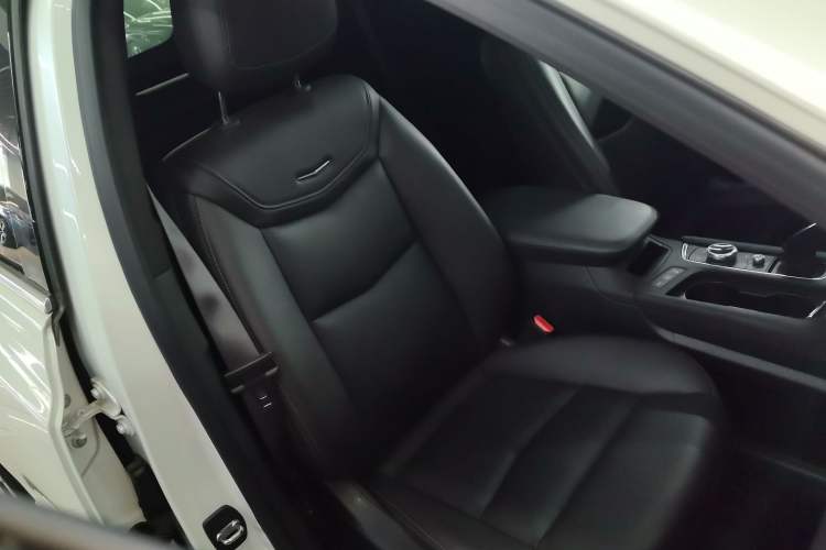 Used Cadillac XT5 2021 28T Luxury Model
