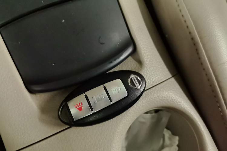 Used Nissan Tiida 2011 1.6L CVT Smart Version Vehicle Key