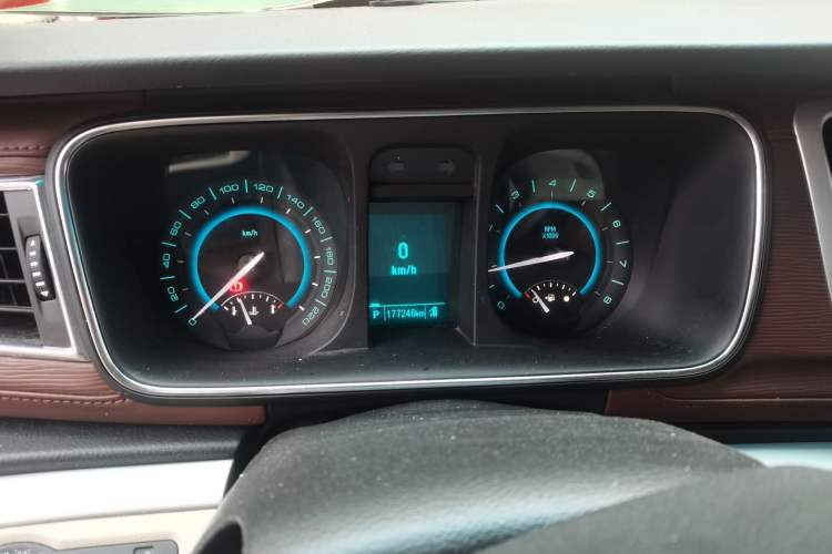 Used Buick GL8 2015 2.4L Luxury Business Premium Edition Instrument Cluster