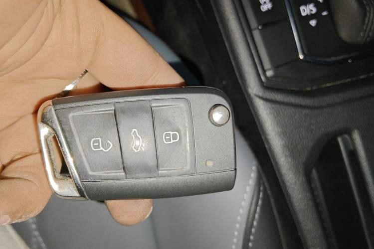 Used Volkswagen Lavida 2023 1.5L Automatic Starry Sky 5 Million Edition Vehicle Key