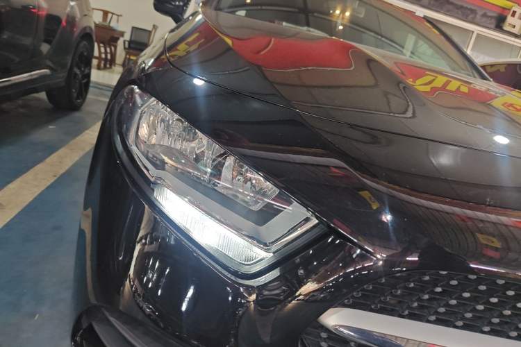 Used Mercedes-Benz A-Class 2020 Facelift A 180 L Sport Sedan Special Configuration Right Front Headlight