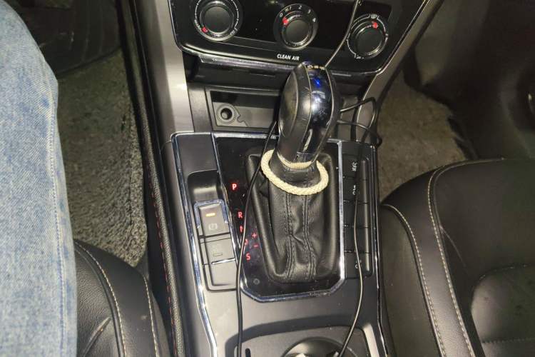 Used Volkswagen Passat 2016 280TSI DSG Prestige Edition Gear Lever