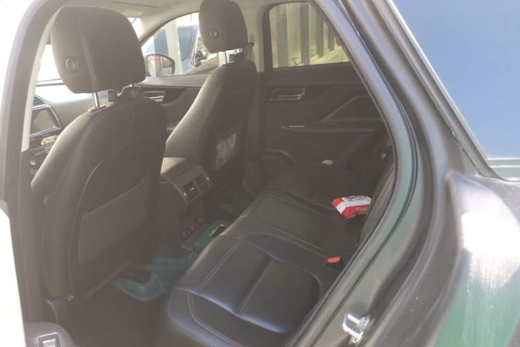 Used Jaguar F-PACE 2018 2.0T Four-Wheel Drive Urban Luxury Edition Left Rear Seat
